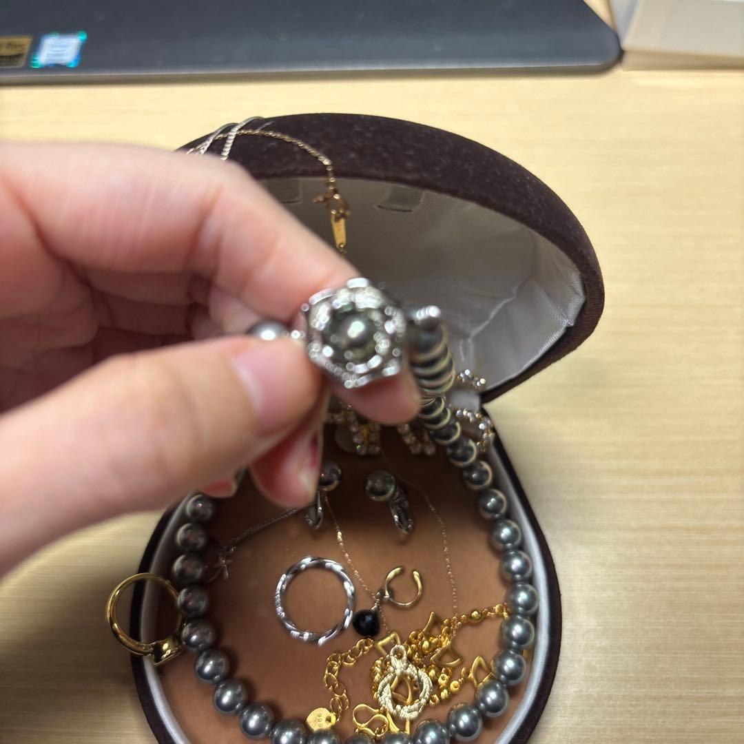 A*e様 遺品整理 アクセサリーまとめ　ネックレス　リング　等