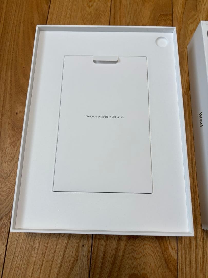 iPad (A16) 128GB シルバー wifi画面フィルム貼付け済み