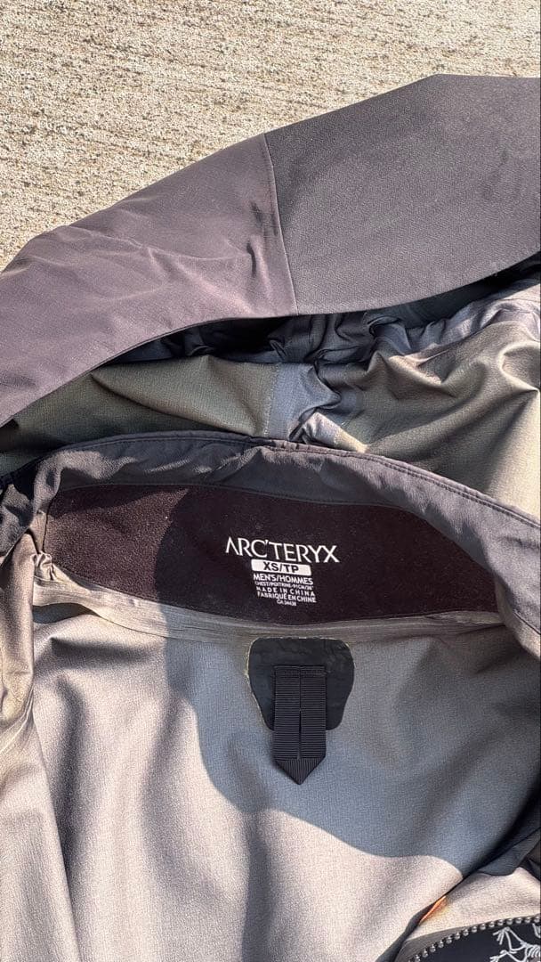 訳あり　ARC’TERYX THETA ARサイズXS ブラック