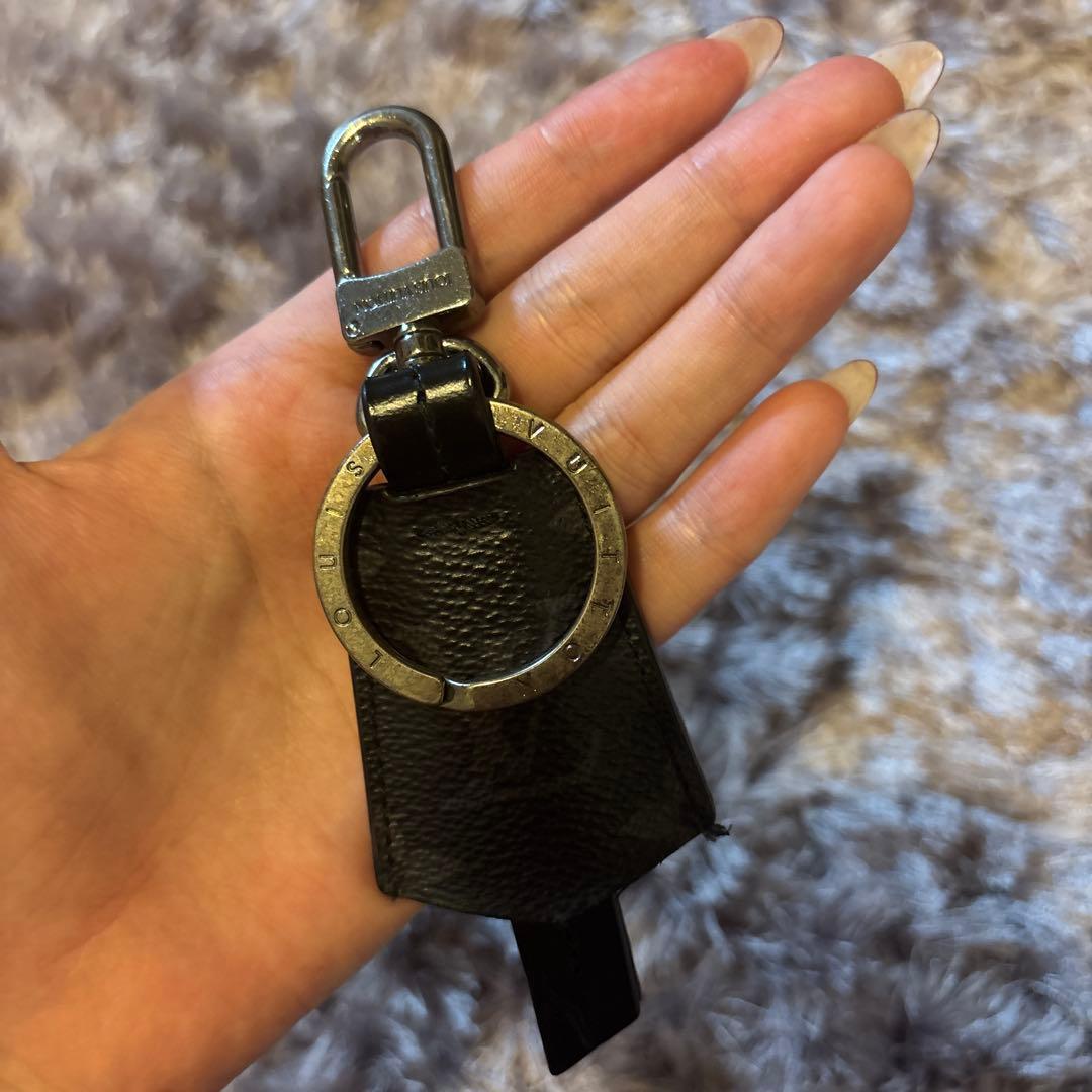 Louis Vuitton キーホルダー 黒 レザー