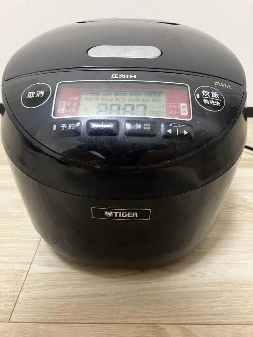 TIGER 圧力炊飯器 黒　JPK-18SC タイガー