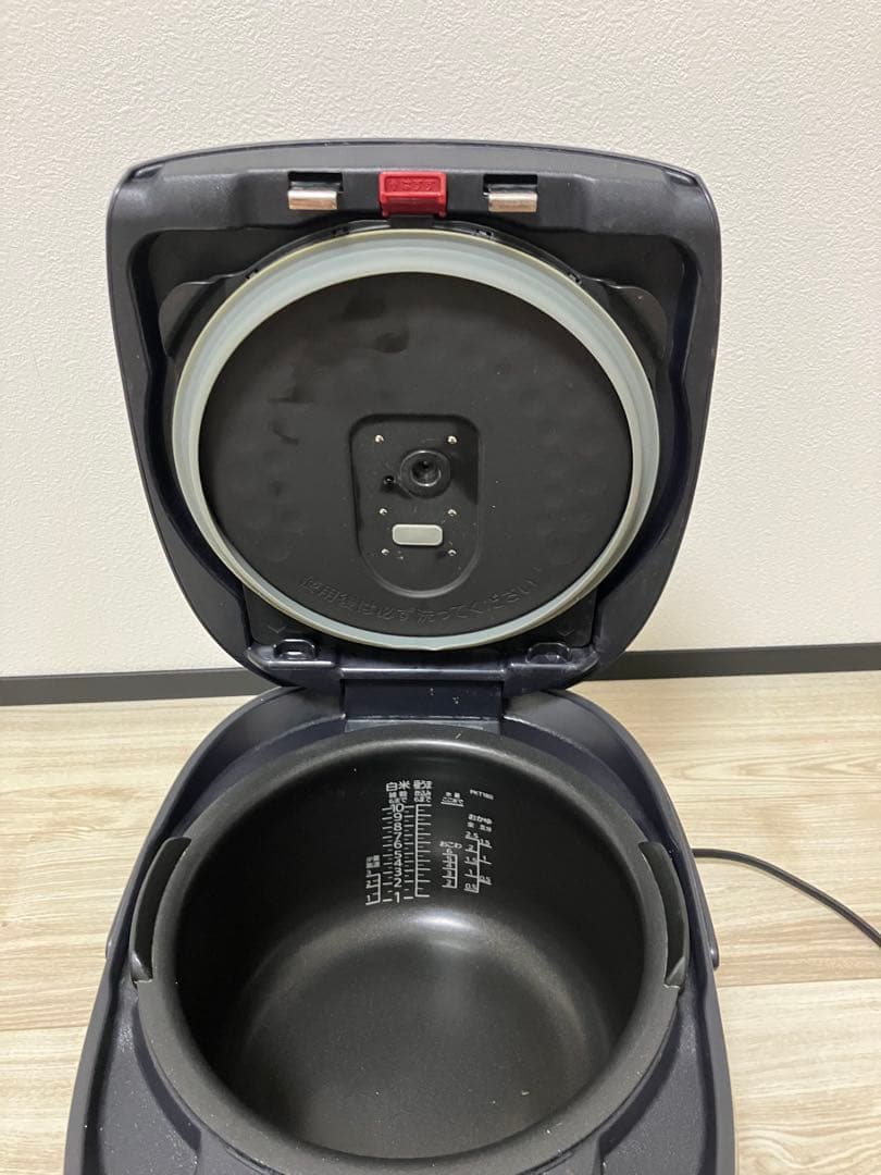 TIGER 圧力炊飯器 黒　JPK-18SC タイガー