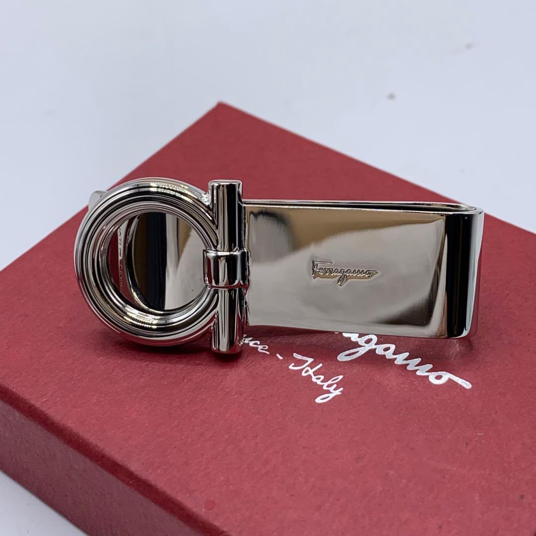 【超美品/箱付き】フェラガモ　マネークリップ　シルバー　ガンチーニ