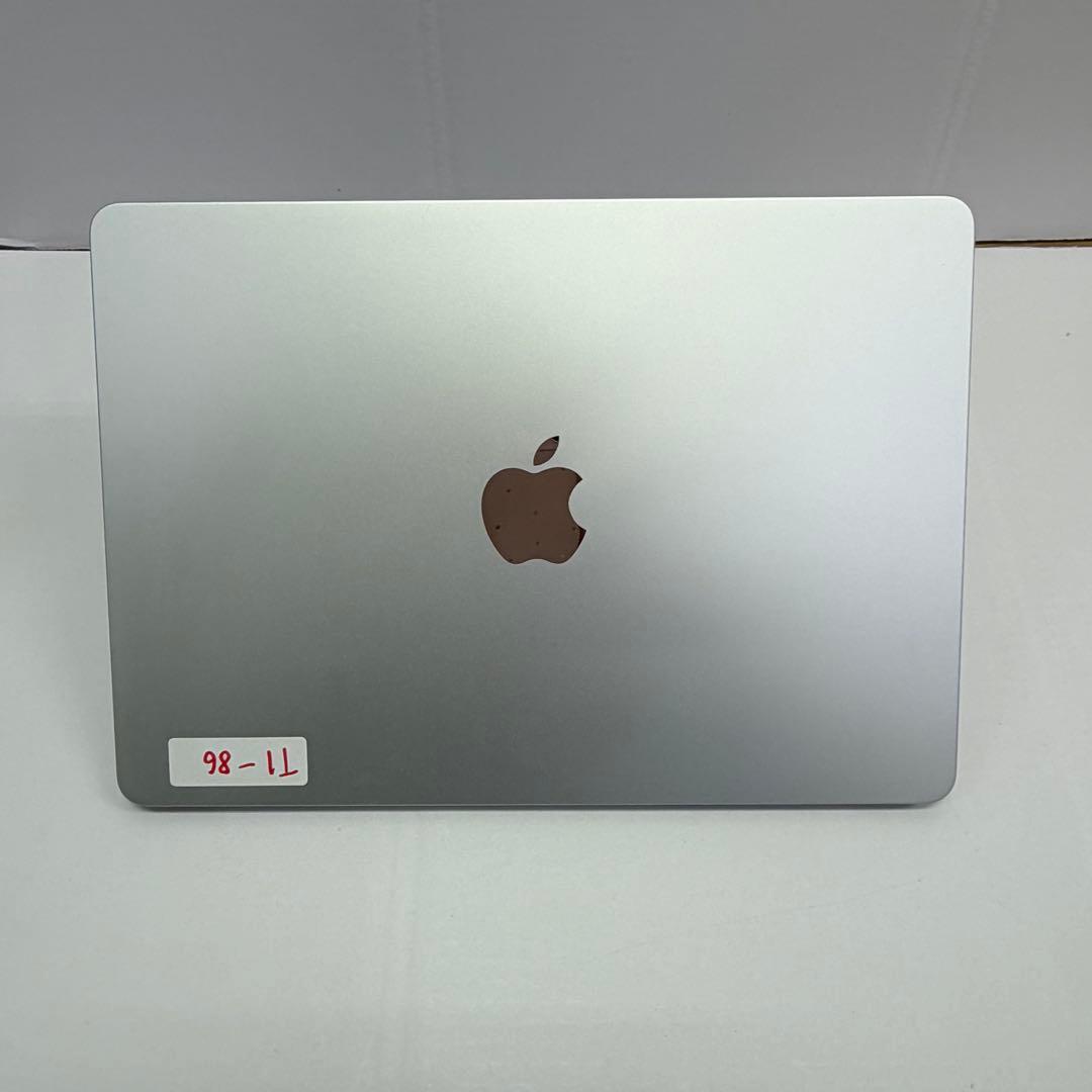 【美品】MacBook Air M2 13.6インチ 16GB / 512GB