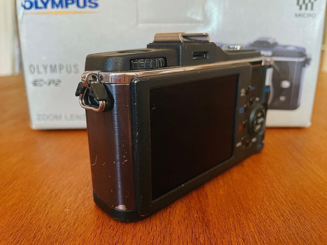 OLYMPUS PEN E-P2 ボディ