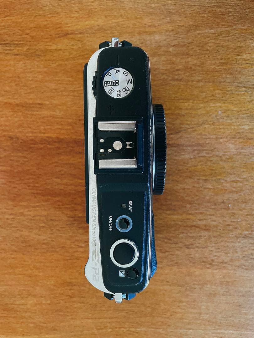 OLYMPUS PEN E-P2 ボディ