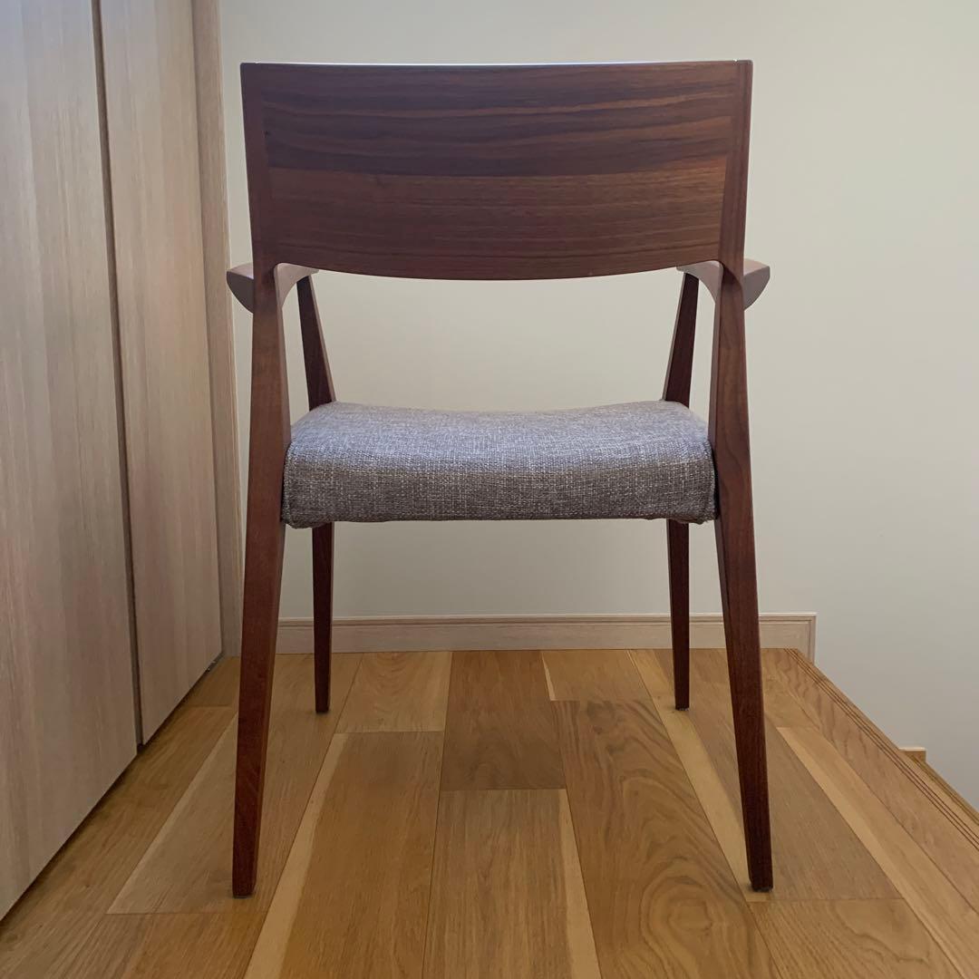 日進木工　Forms アームチェア　DDC-095　カバーリング　ウォールナット