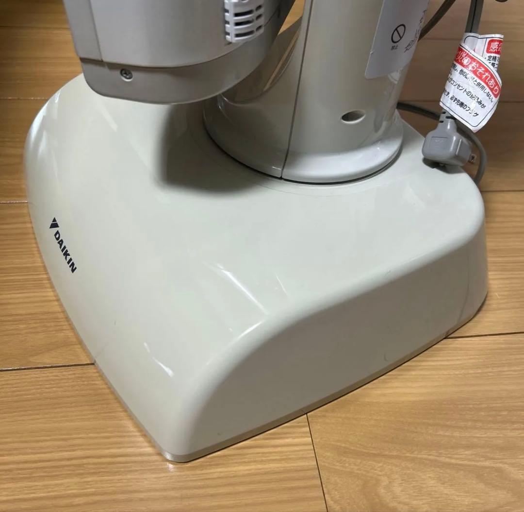 送料込み　DAIKIN セラムヒート 遠赤外線暖房機　ERFT11TS-W