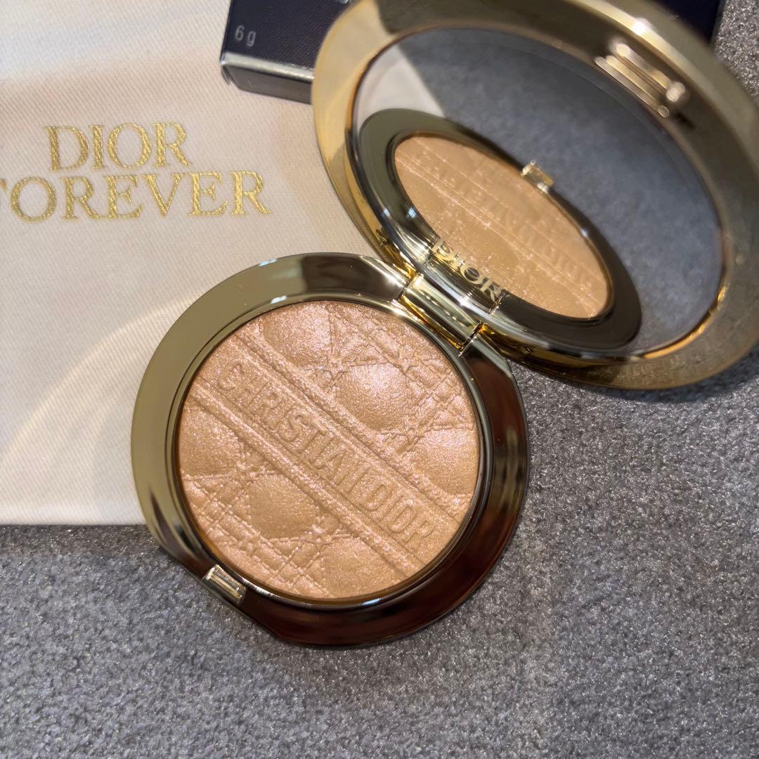 ディオールスキン フォーエヴァー グロウルミナイザー 001