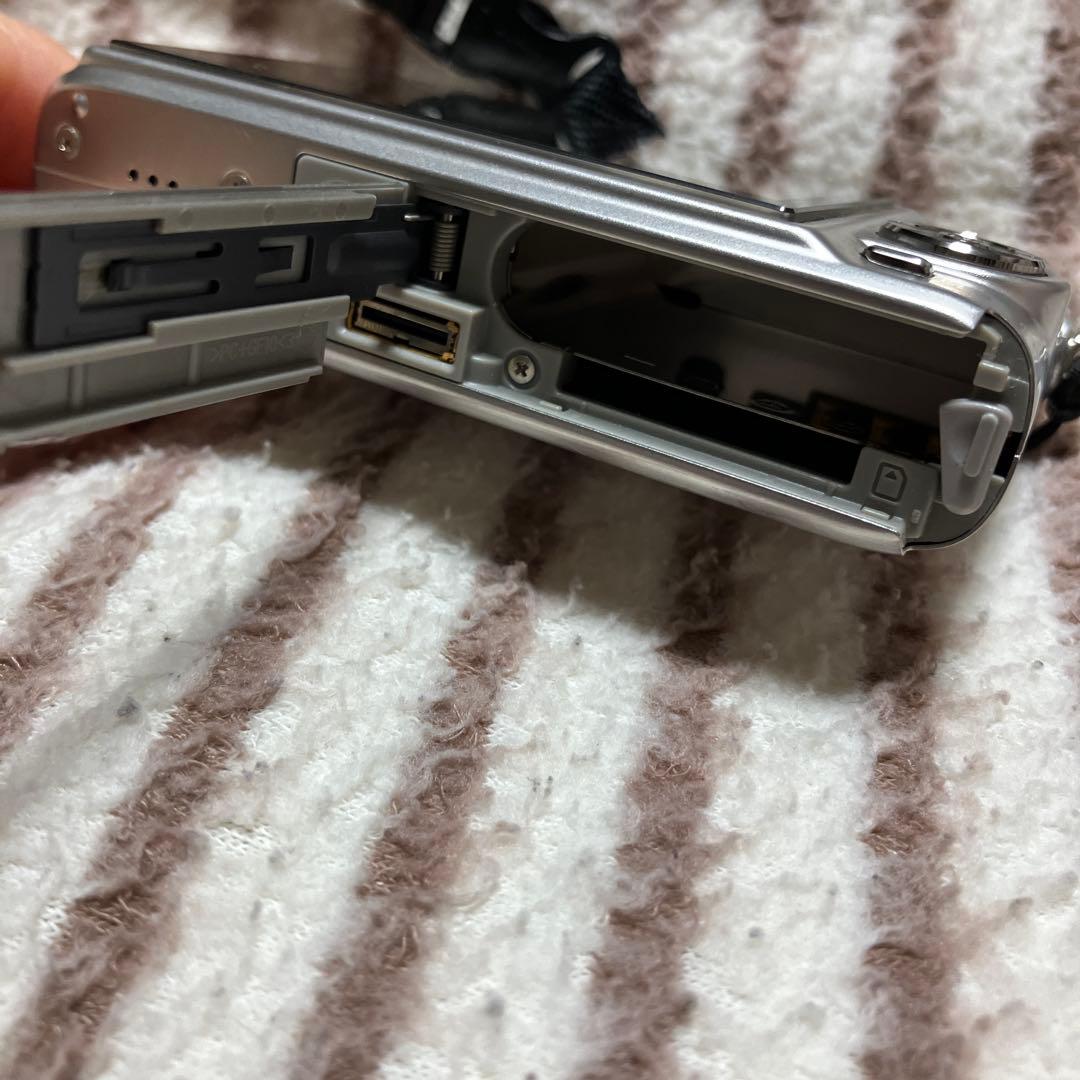 【週末セール】CASIO EXILIM 10.1メガピクセルデジタルカメラ