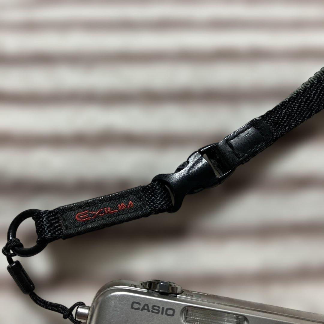 【週末セール】CASIO EXILIM 10.1メガピクセルデジタルカメラ