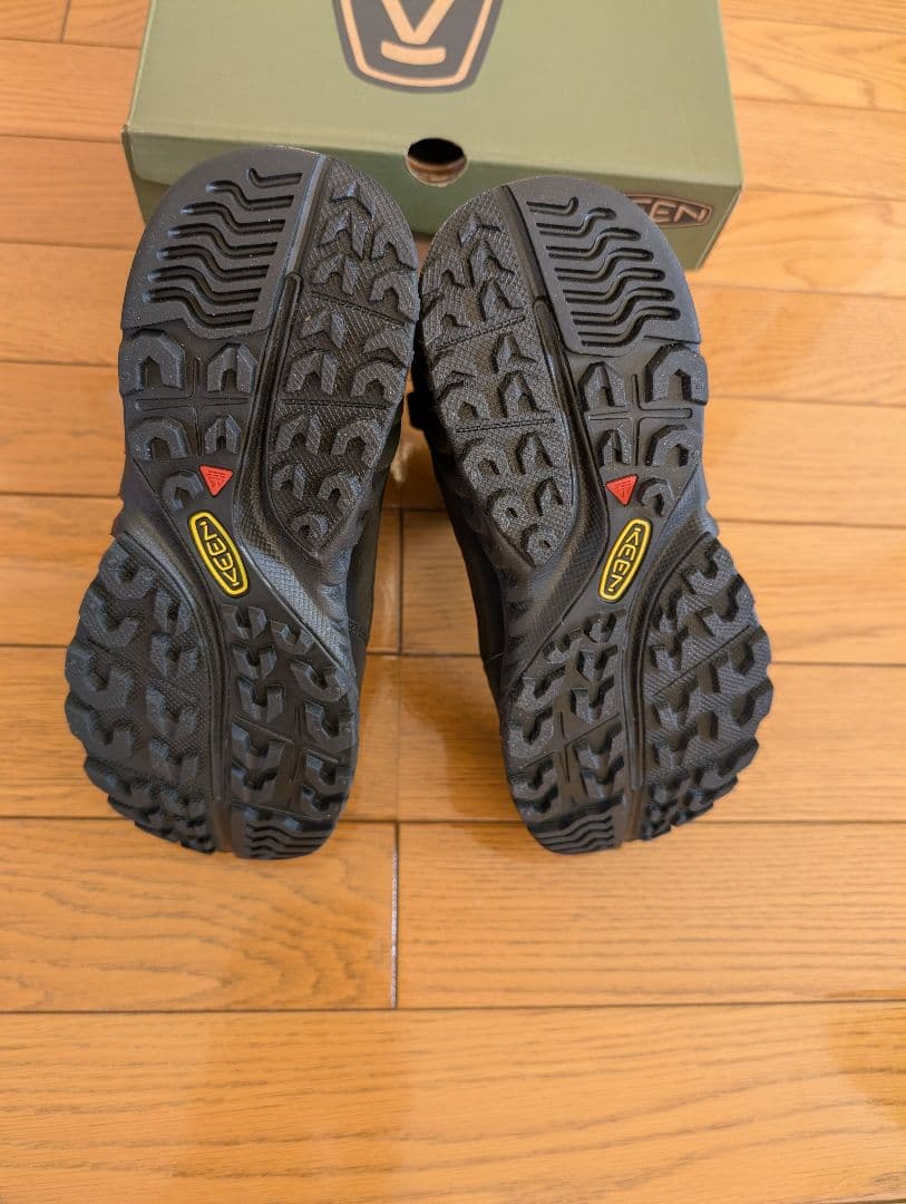 靴 KEEN HOOD NXIS PULL ON WP 24.0