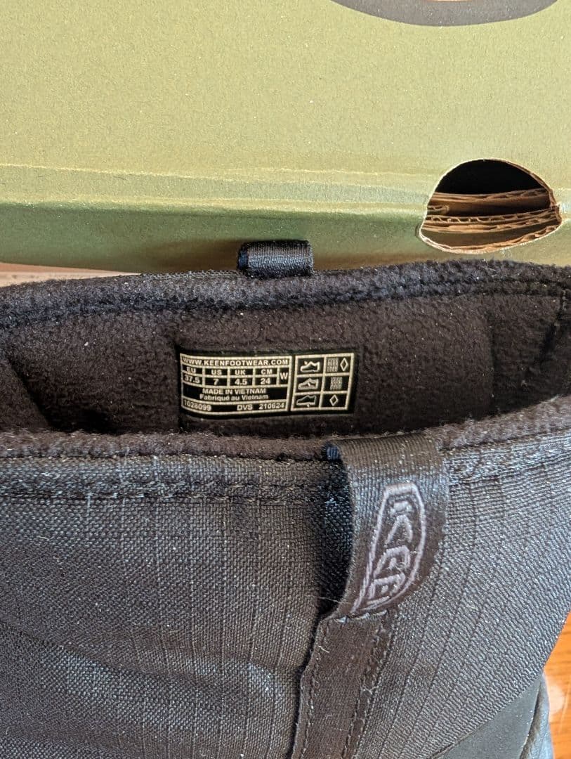 靴 KEEN HOOD NXIS PULL ON WP 24.0