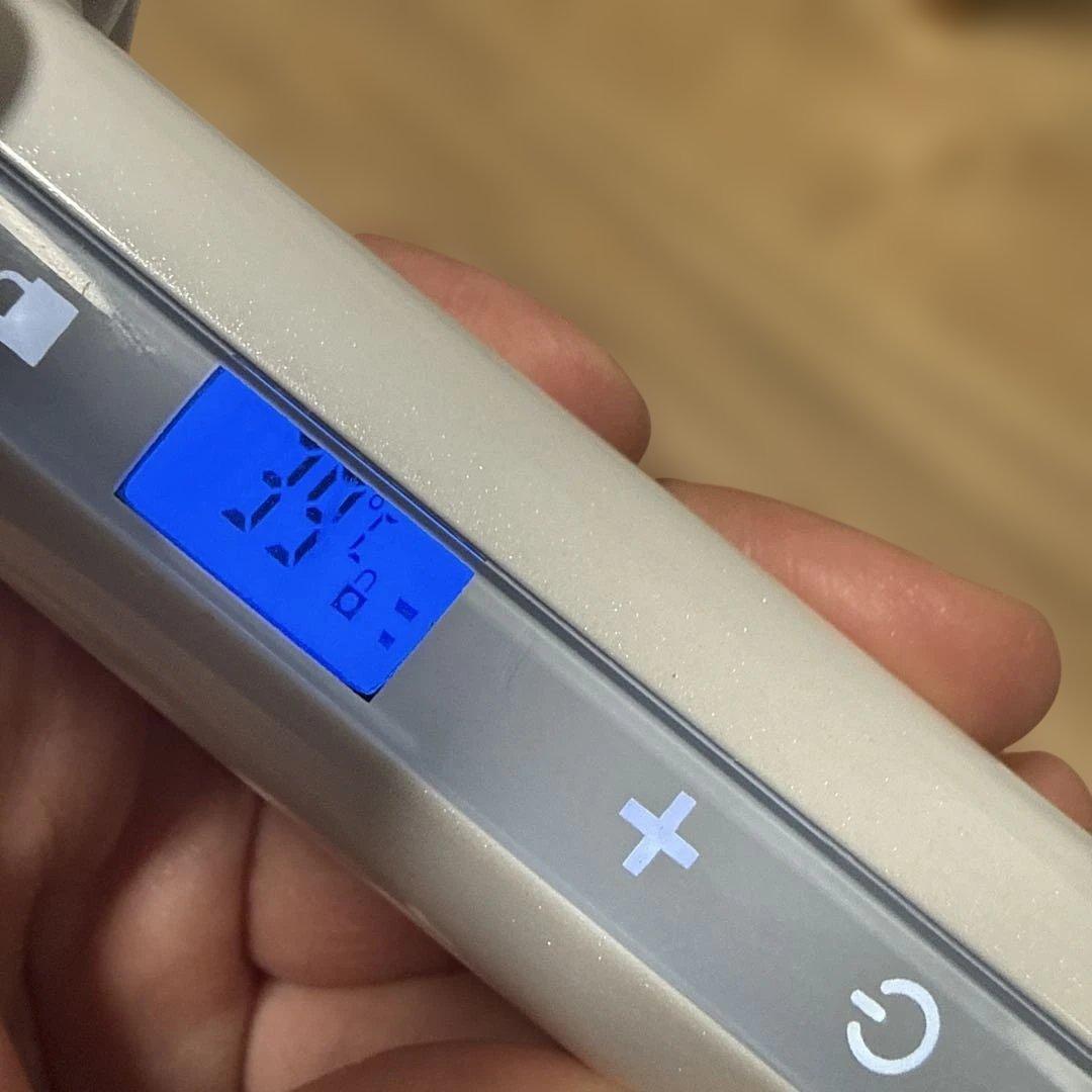 美品KINUJO カールヘアアイロン ホワイト　絹女　コテ　32ミリ