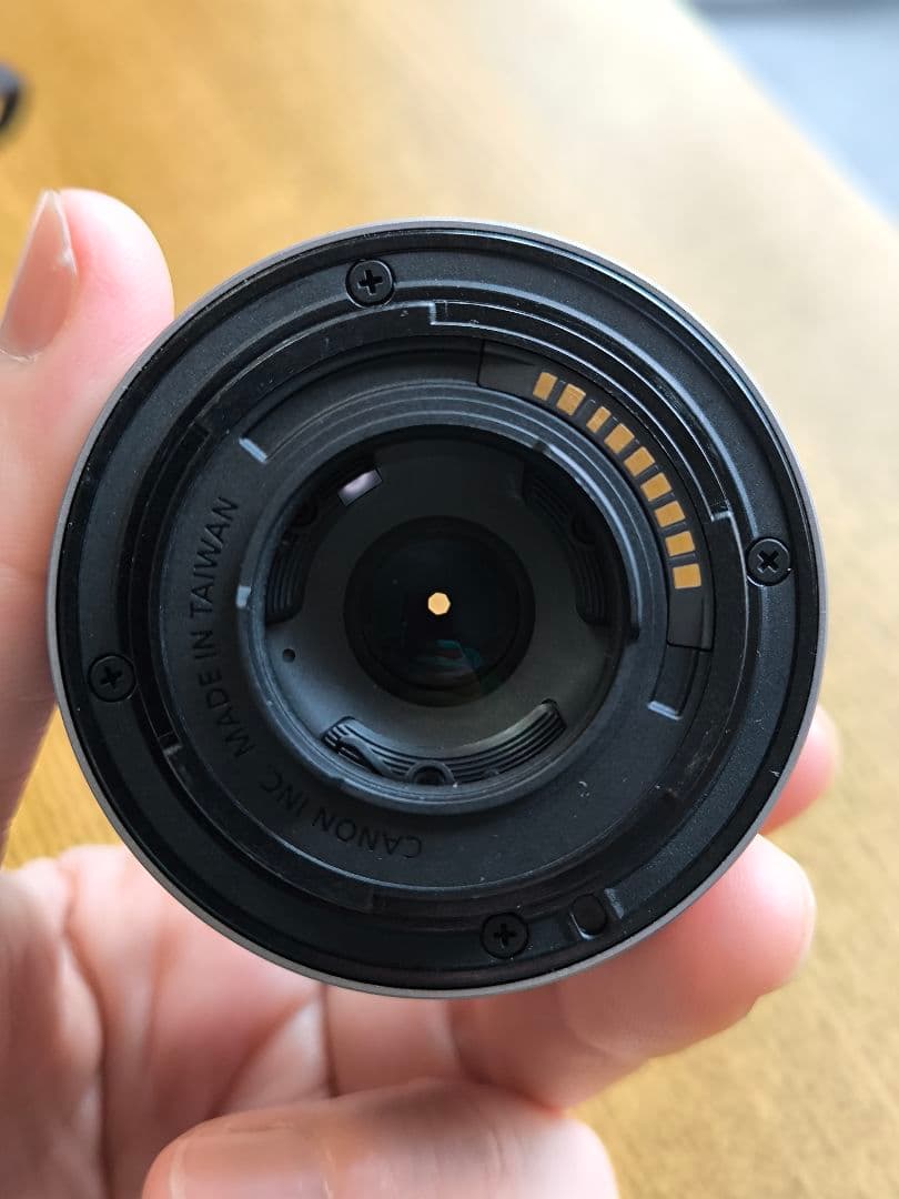 EOSkissm2　ダブルレンズキット　ホワイト　カメラバック　電池パック2個付