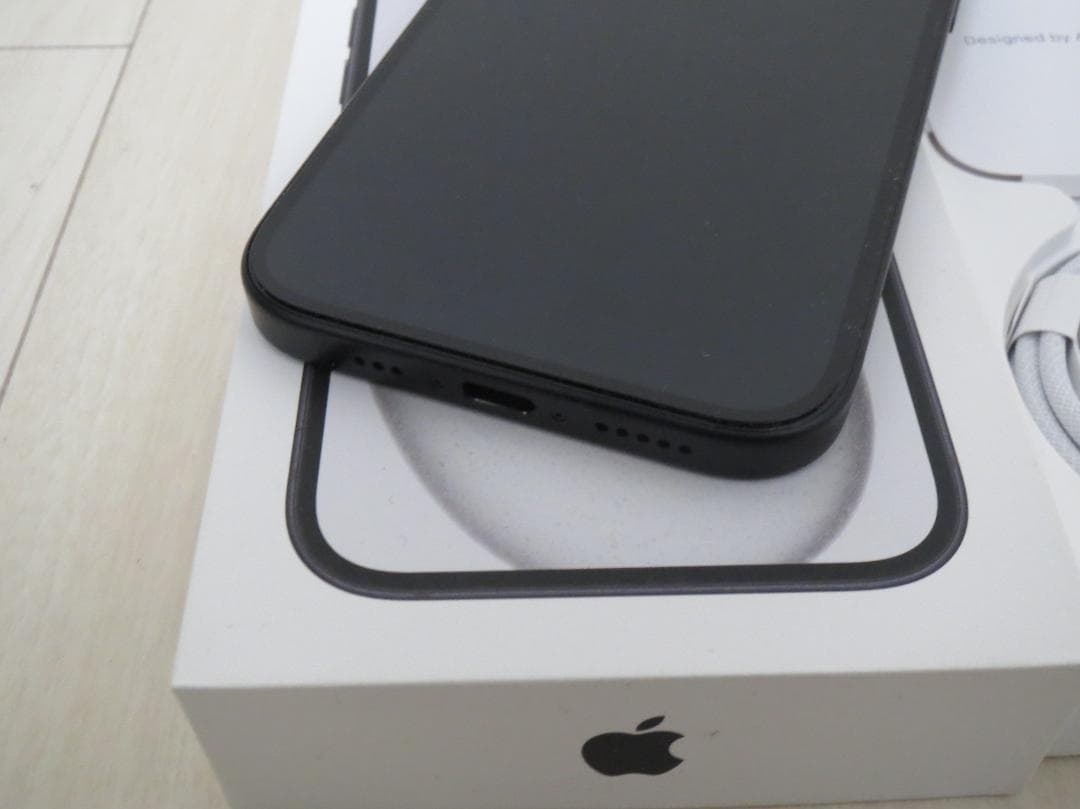 Apple iPhone15 128GBAUブラックMTMH3J/A 100％