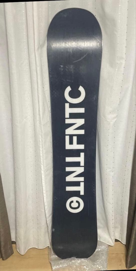 FNTC TNT Cスノーボード