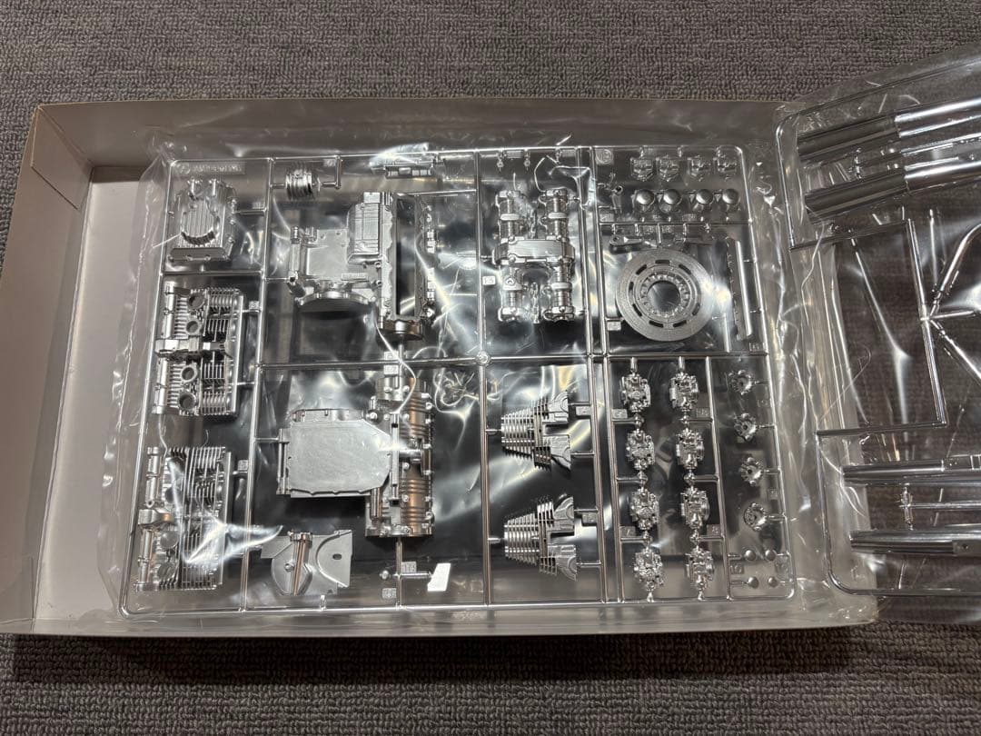 K*a様 タミヤ　1/6 CB750F MOTORCYCLE ENGINE