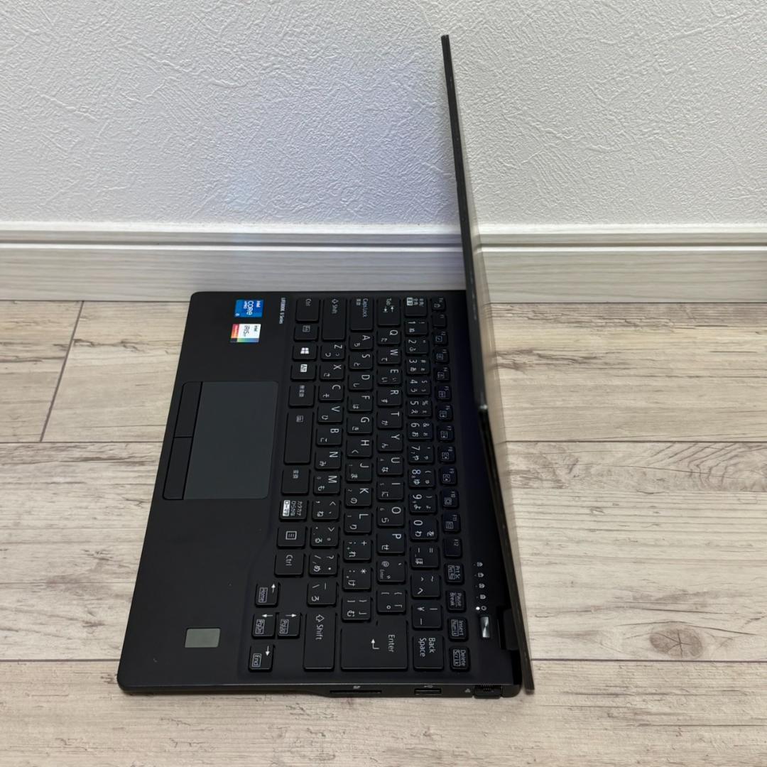 薄軽量 11世代 Core i5 国産 LIFEBOOK 8G 256G 顔認証