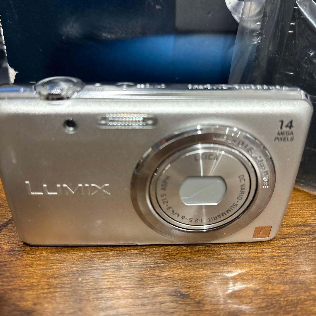 Panasonic Lumix FH6 シルバー 14メガピクセル