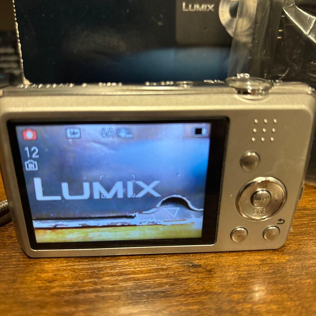 Panasonic Lumix FH6 シルバー 14メガピクセル