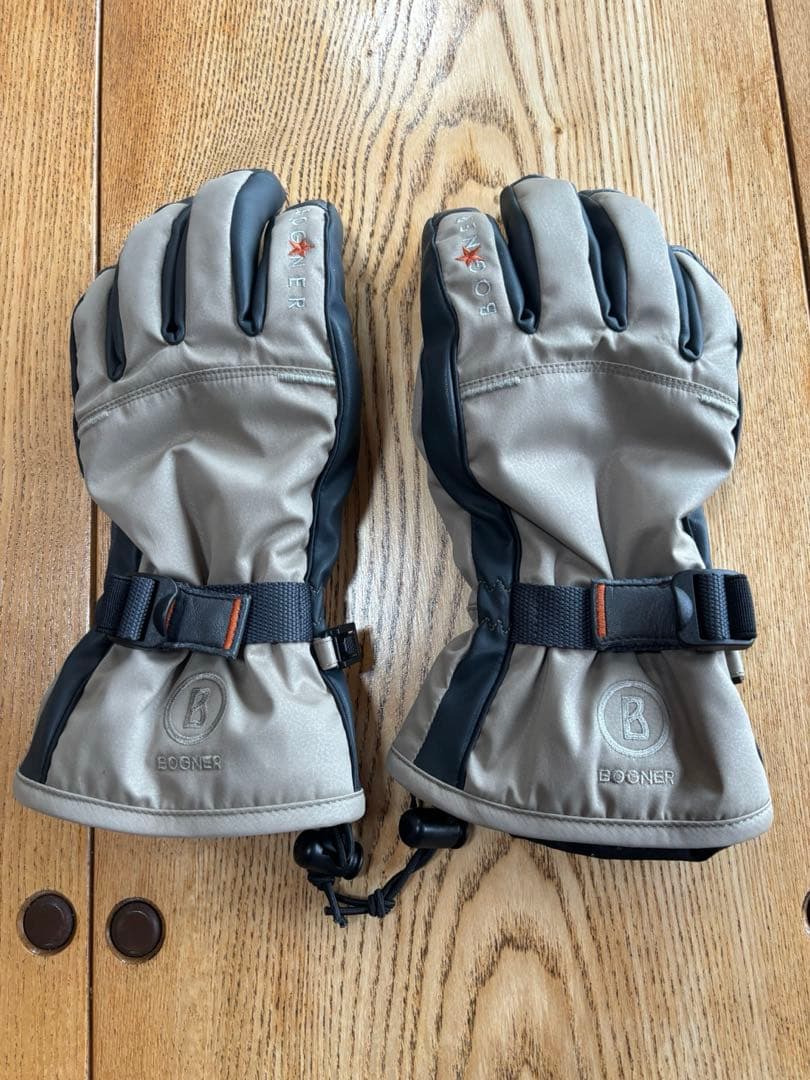 bogner フェニックス　スノーボード　スキーウェア 上S下Mセットとグローブ