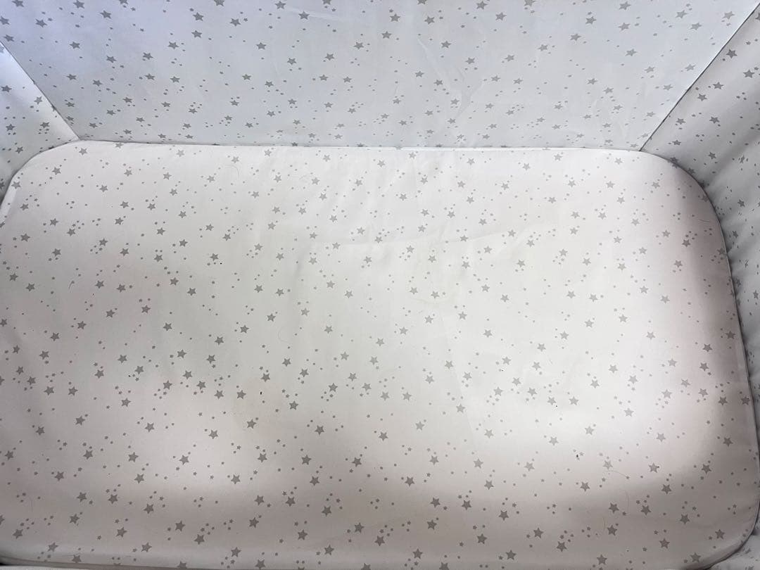 美品 ベビーベッド　折りたたみ式