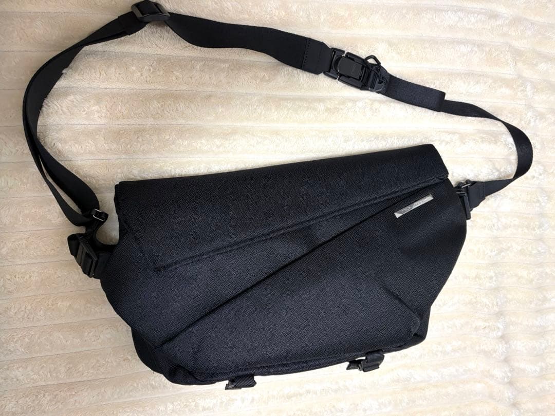 NIID R1 RADIANT MEGA SLING ブラック