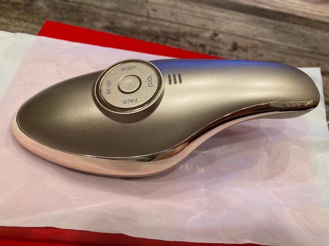 ME ラボンエクラ　IKKO美顔器