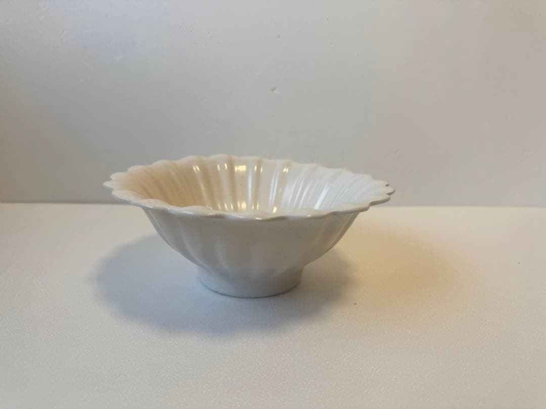 新品！レア 岡田直人 花皿輪花鉢 大 ホワイト白色 器作家