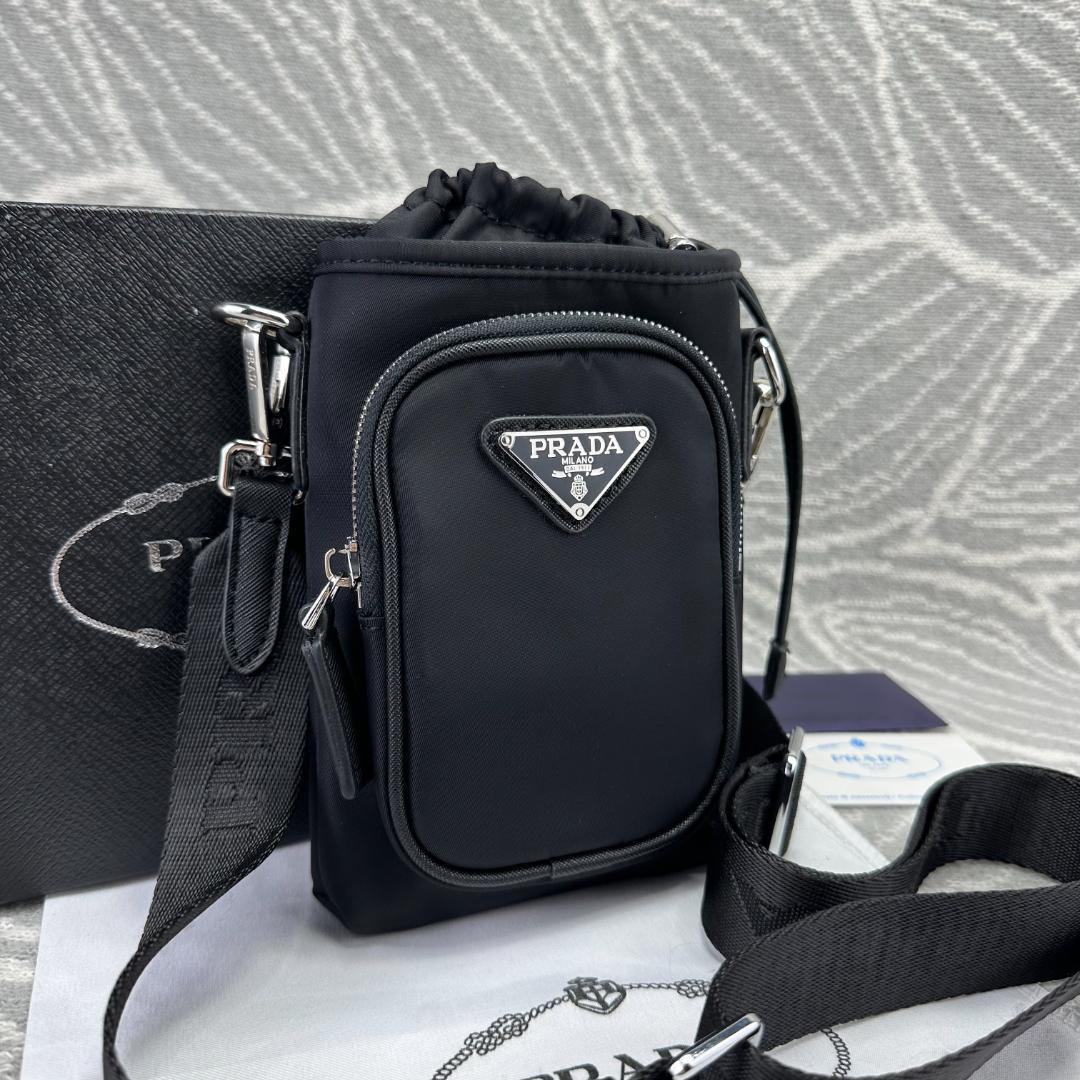 早い者勝ち! ブラック ショルダーバッグ