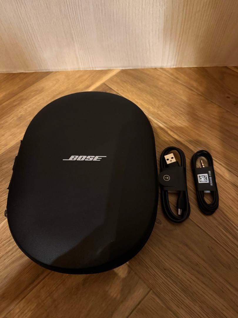 ボーズ QuietComfort Ultra Headphones スタンド付き