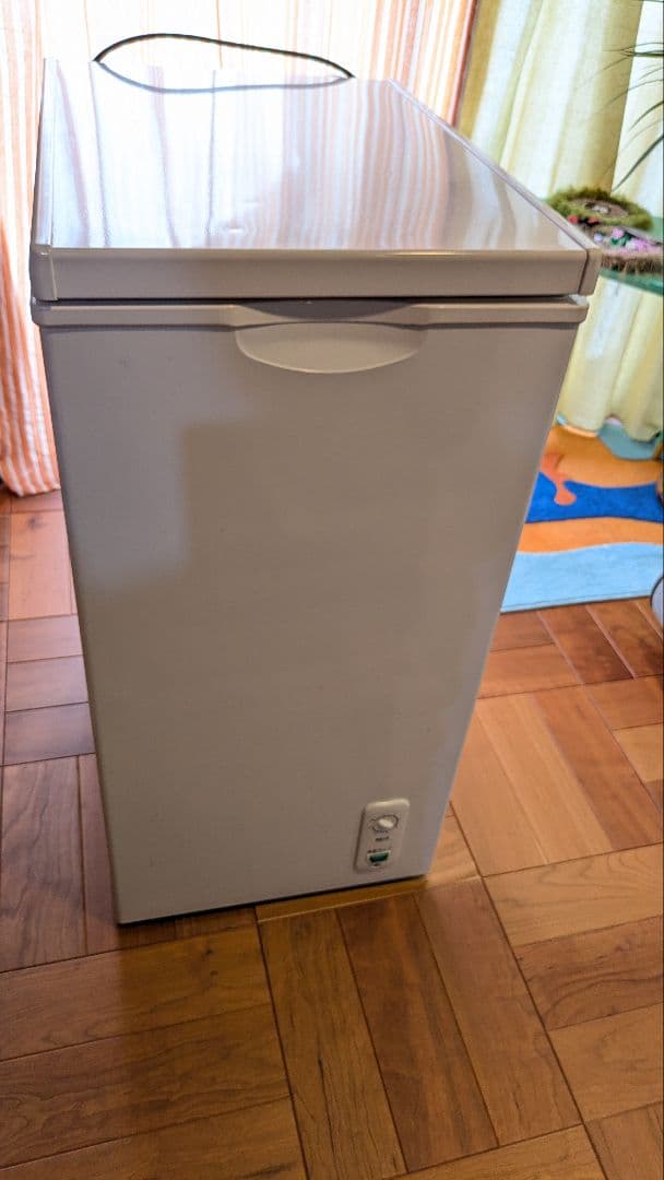 SKジャパン　ノンフロン冷凍庫