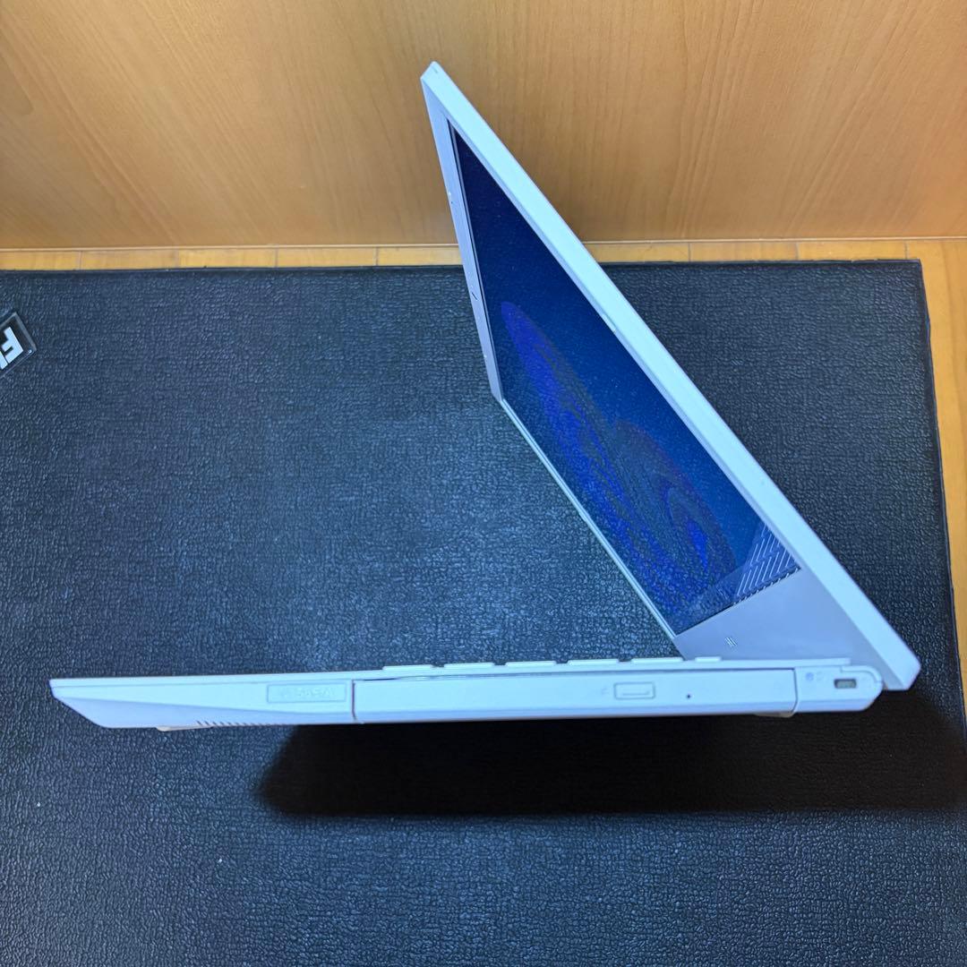 LAVIE ノートPC ホワイト AMD Ryzen7 N1565/AAW