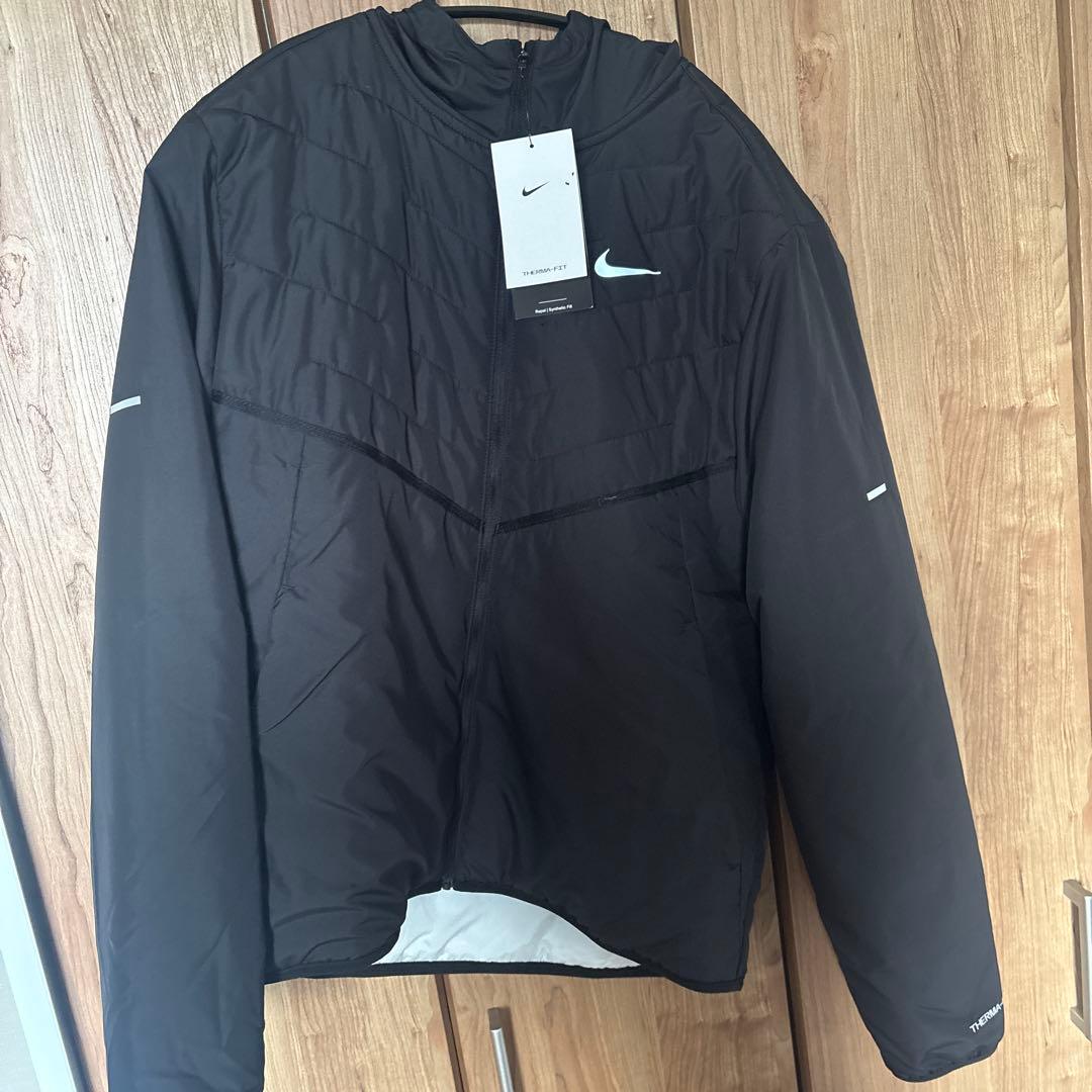 ナイキ ランニングジャケット　エアロレイヤージャケット　L 黒