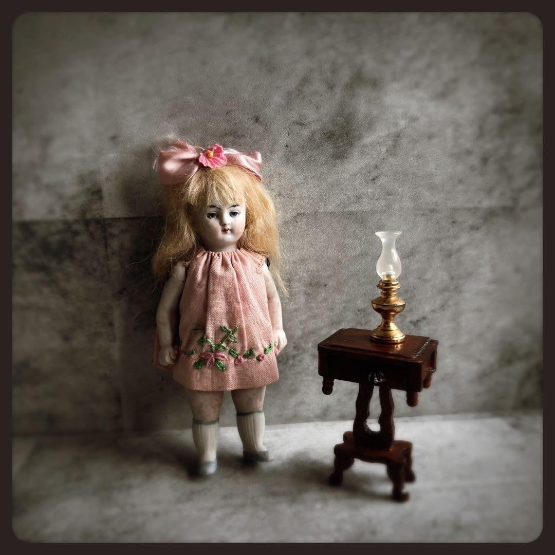 アンティーク ピンクのリボンの女の子 オールビスクドール ミニョネット