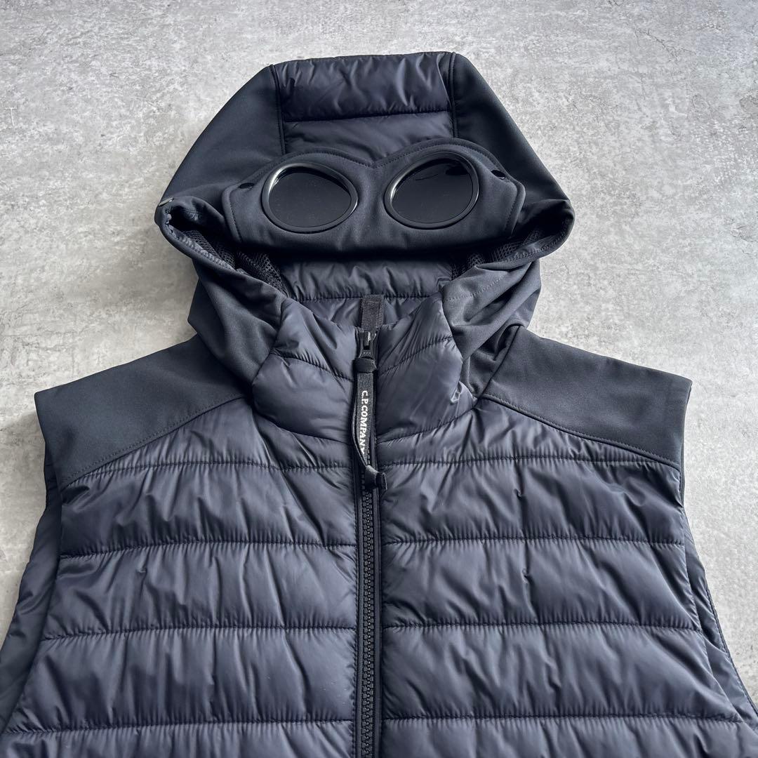 極美品■cp company【L】ゴーグルジャケット 中綿 ベスト ブラック 黒
