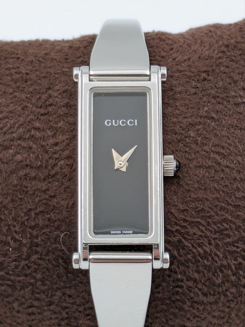 象形文字【稼働品】グッチGUCCI 1500Lバングル黒文字盤レディース