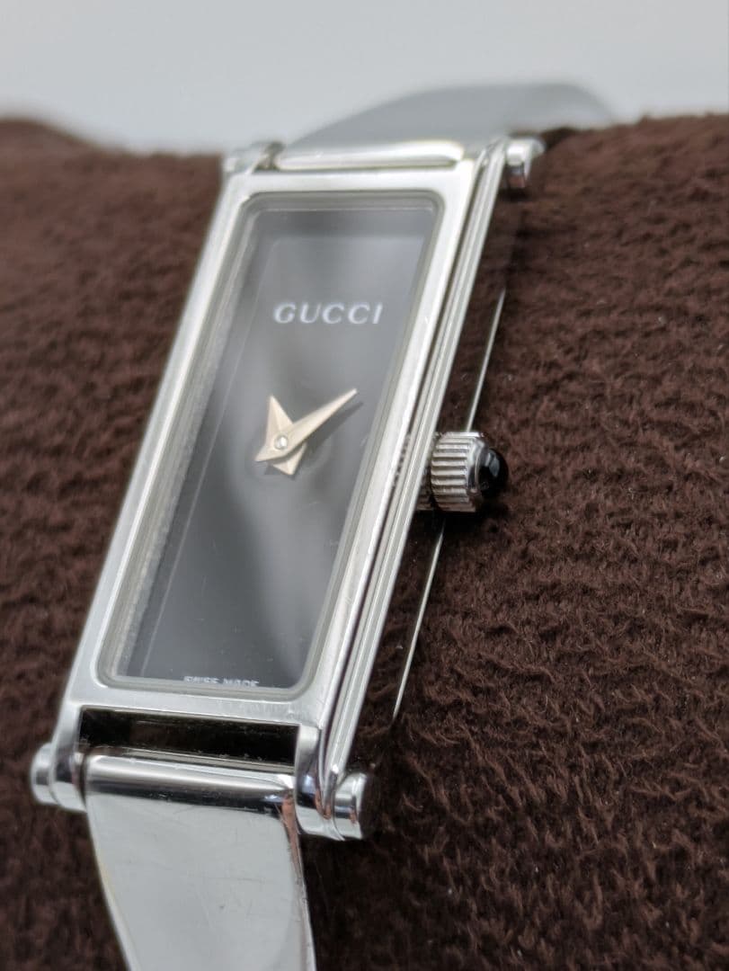 象形文字【稼働品】グッチGUCCI 1500Lバングル黒文字盤レディース
