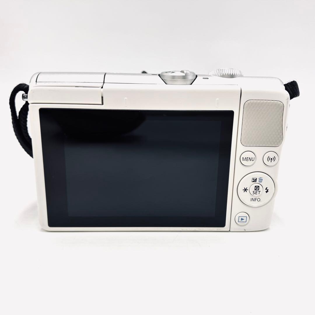 Canon EOS M100 ホワイト　15-45mmレンズキット