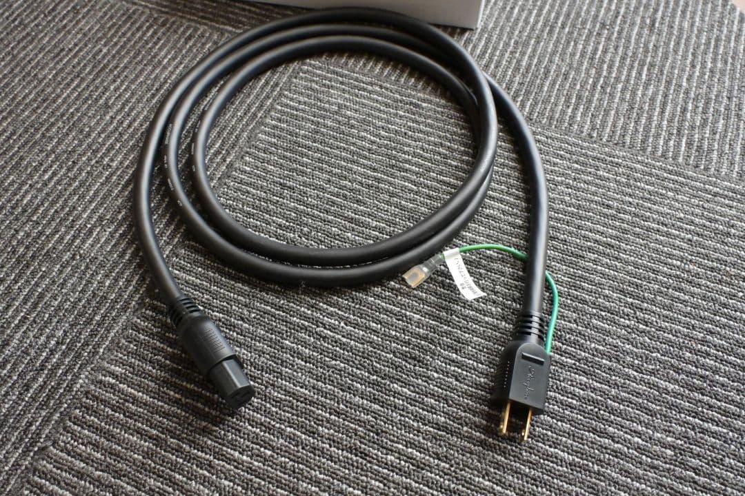 Accuphase　電源ケーブル　APL-1　2m