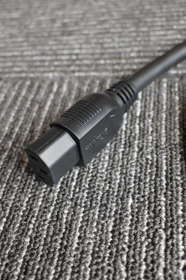 Accuphase　電源ケーブル　APL-1　2m