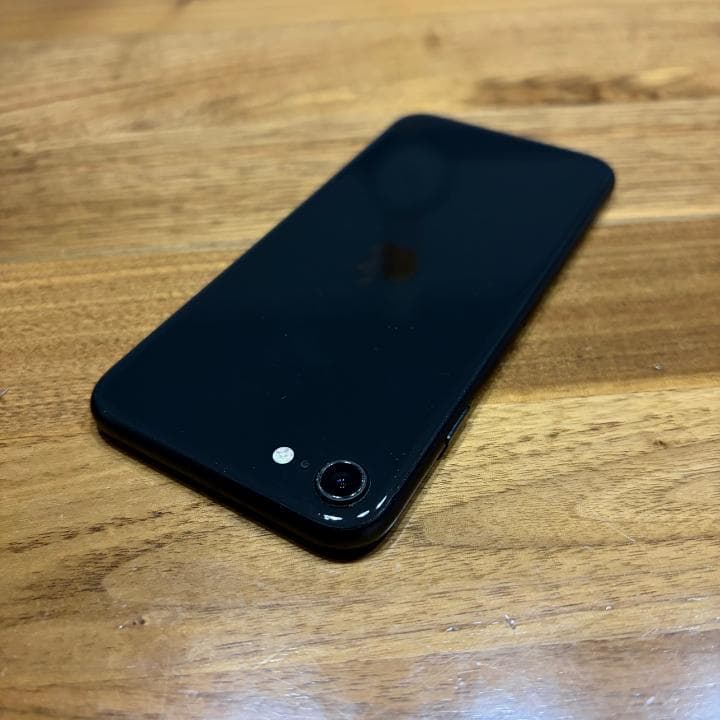 iPhone SE (第2世代)　ブラック 64GB