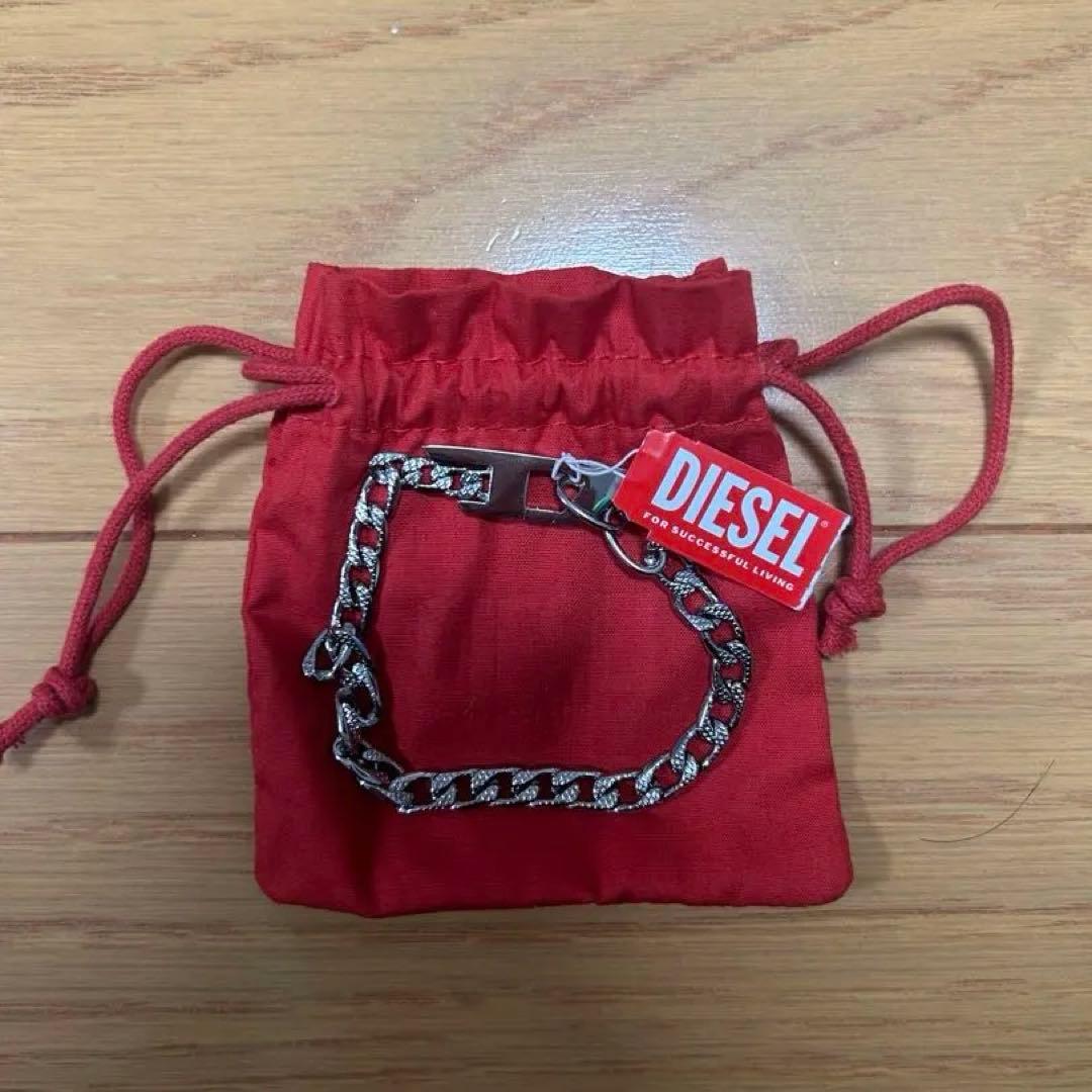 DIESEL チェーンブレスレット レッドポーチ付き