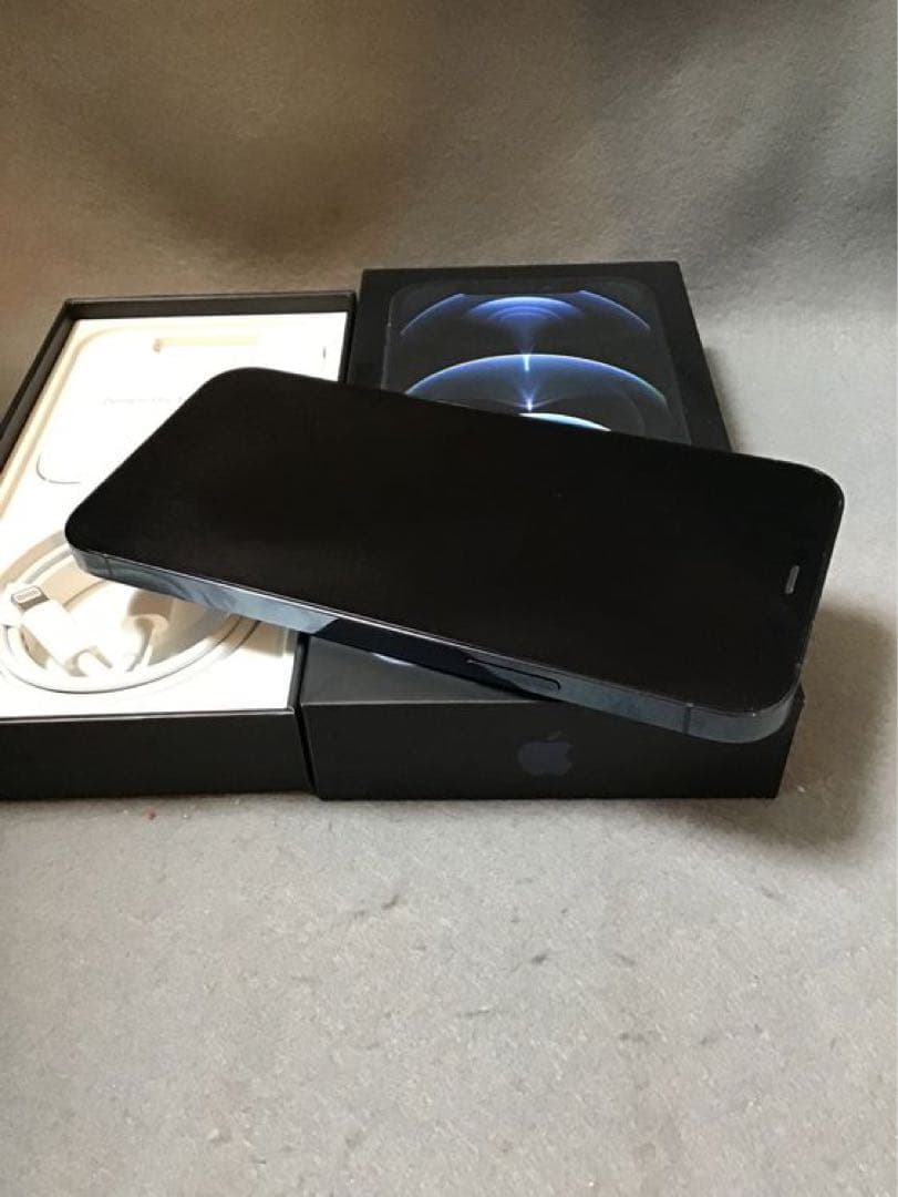 超美品　国内版　SIMフリー　iPhone12 Pro 128G