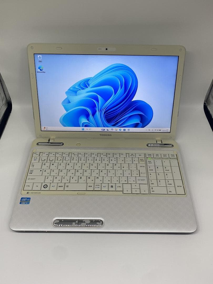 【東芝】高性能Core i7/SSD120GBノートパソコン C6