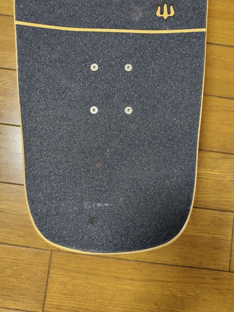 カーヴァー Yago Dour スケートボード