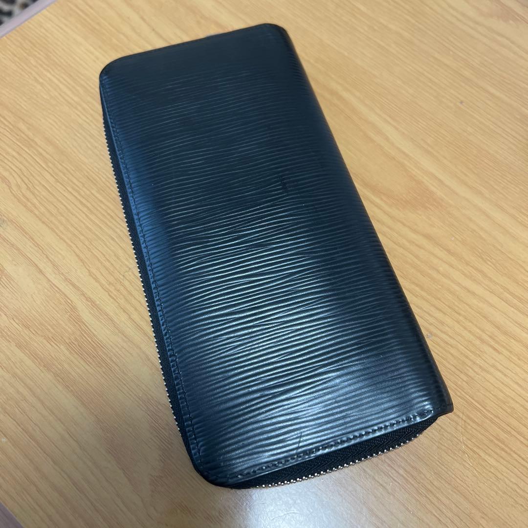 マグロ隊値下げ！Louis Vuitton ブラック エピレザー 長財布
