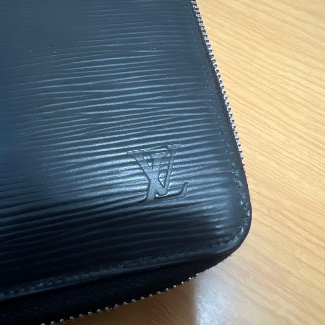 マグロ隊値下げ！Louis Vuitton ブラック エピレザー 長財布