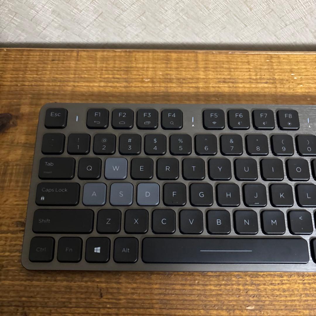 CORSAIR K83 ワイヤレス　エンターテイメント　キーボード　コルセア